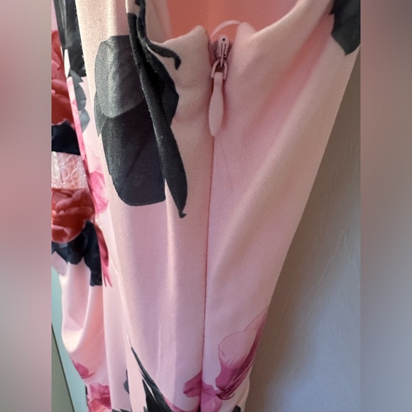 Pink floral Dress - Picture 8 of 9